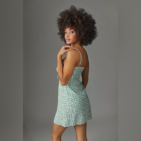 NEW Women‎ Kiss The Sky Lace-Up Mini Dress Green Floral Mini Dress size SMALL - Picture 2 of 13